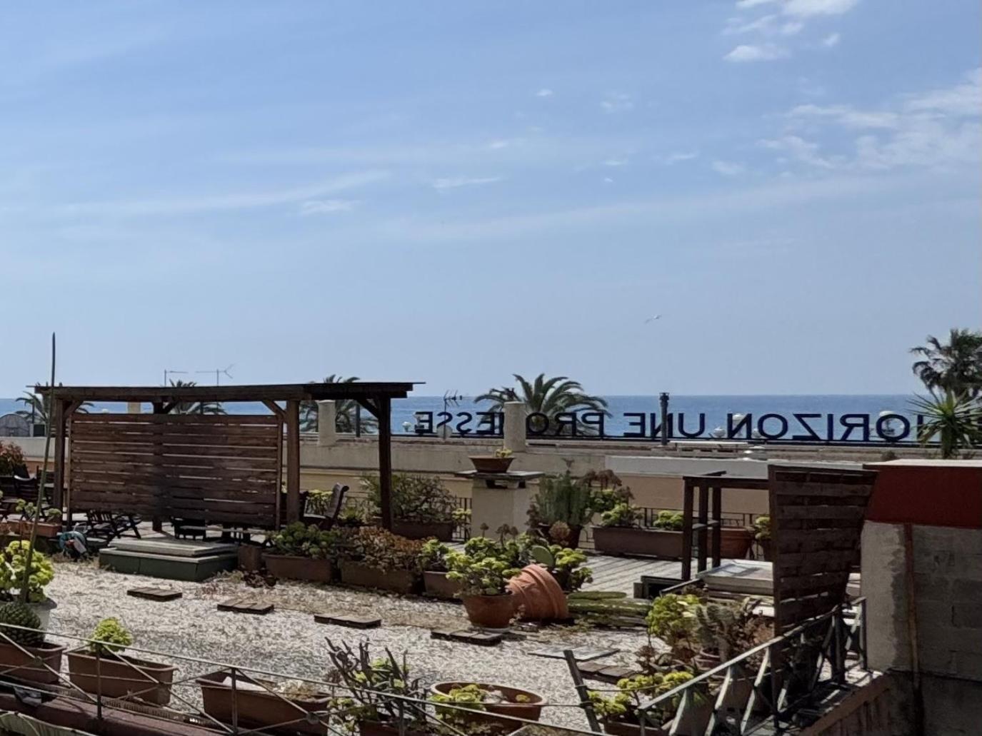 Riviera Nice: Old Town With Sea View Apartment *
