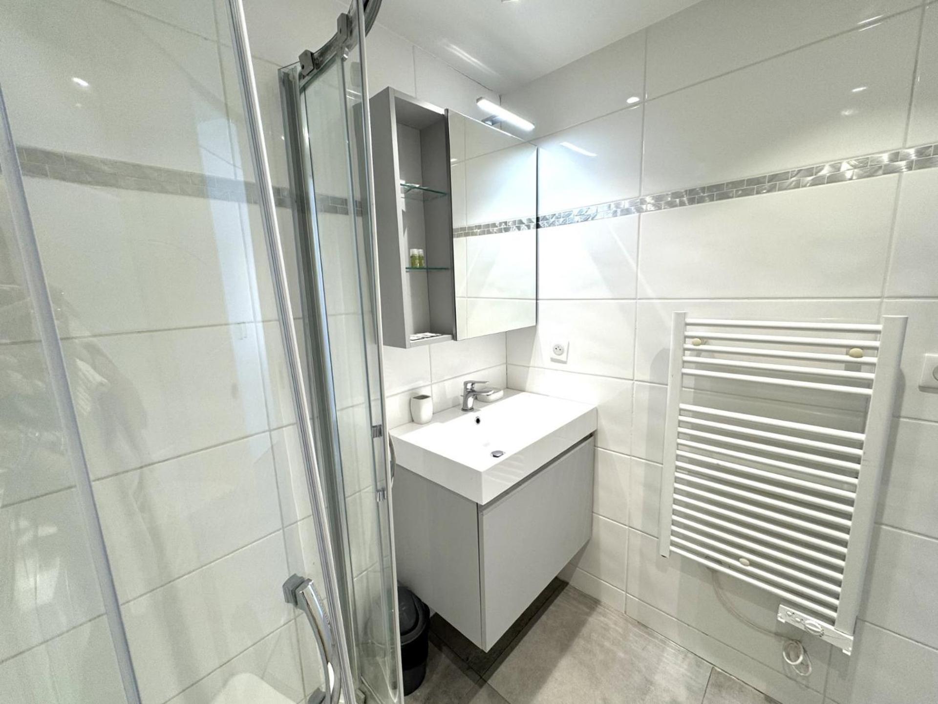 Riviera Cote D'azur - Old Town - Ac - Sea View - 50m Promenade Des Anglais- La Maison Linda Appartamento